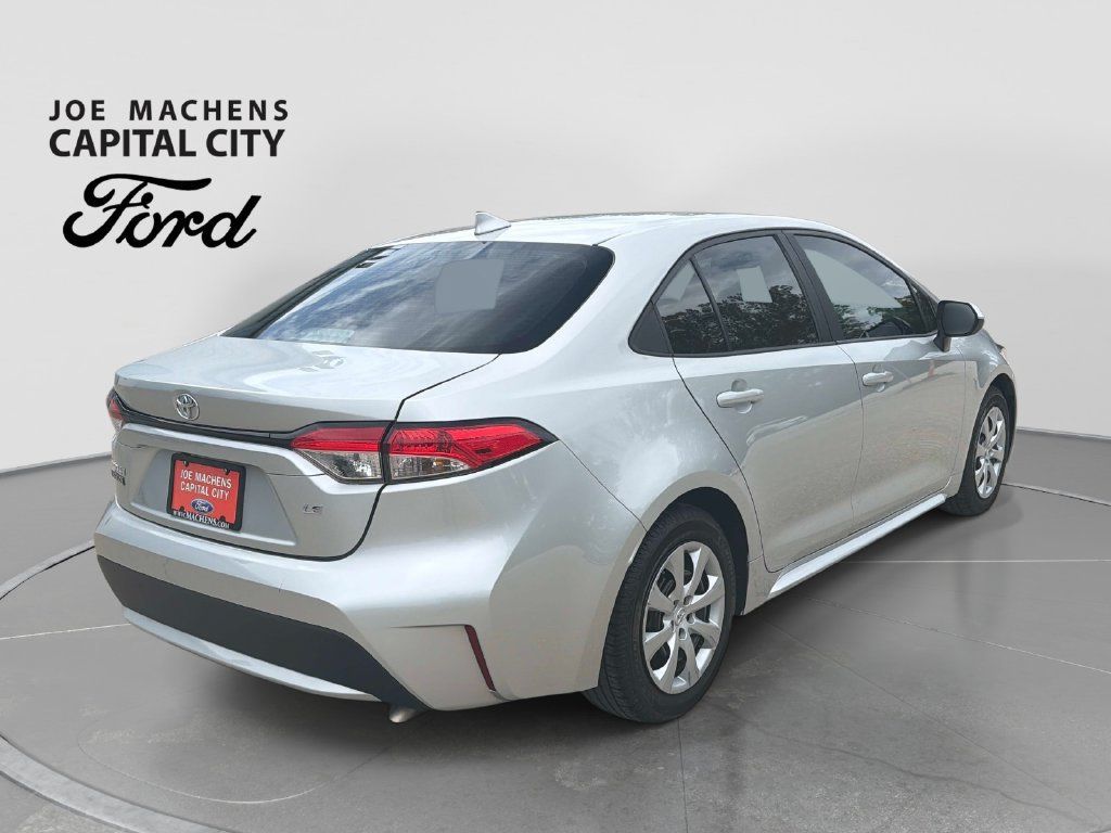 Used 2022 Toyota Corolla LE FWD image 5