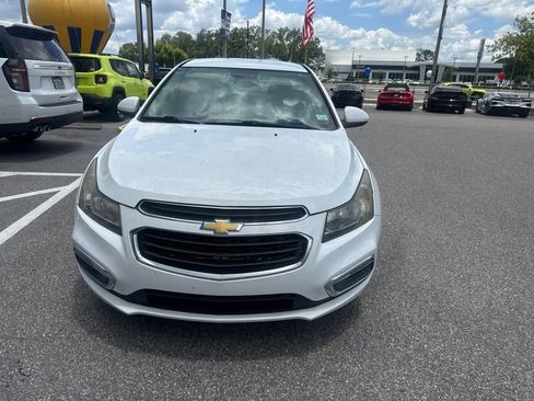 Used 2015 Chevrolet Cruze LT FWD image 2