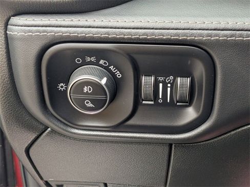 Used 2024 RAM 2500 Limited image 15