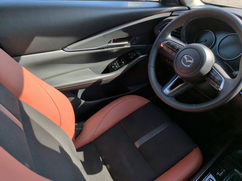 Used 2025 MAZDA CX-30 Carbon image 34