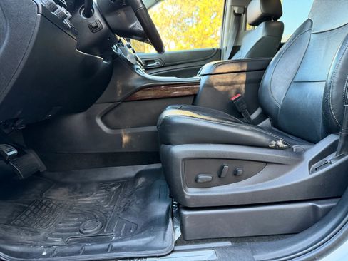 Used 2016 GMC Yukon SLT w/ HD Trailering Package image 22