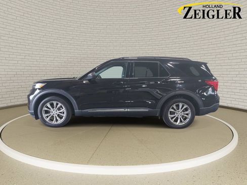 Used 2022 Ford Explorer XLT w/ Equipment Group 202A AWD/4WD image 8