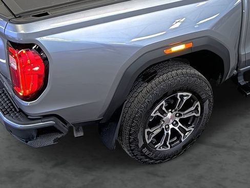 Used 2025 GMC Canyon AT4 w/ Technology Plus Package AWD/4WD image 13