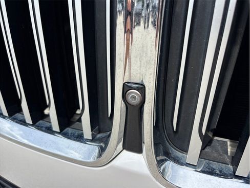 Used 2021 BMW 740i RWD image 15