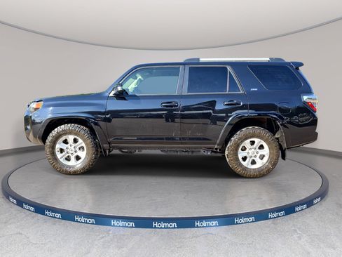 Used 2021 Toyota 4Runner SR5 AWD/4WD image 9