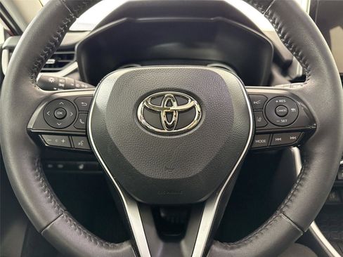 Used 2023 Toyota RAV4 XLE Premium FWD image 17