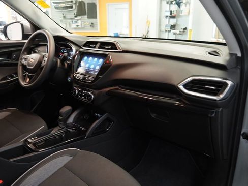 Used 2023 Chevrolet TrailBlazer LT w/ Convenience Package FWD image 34