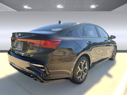 Used 2020 Kia Forte LXS image 9