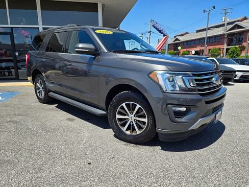 Used 2018 Ford Expedition XLT AWD/4WD image 2