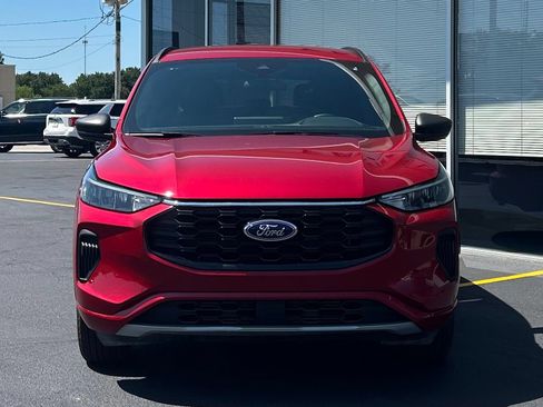 Used 2024 Ford Escape ST-Line w/ Tech Pack #1 AWD/4WD image 2