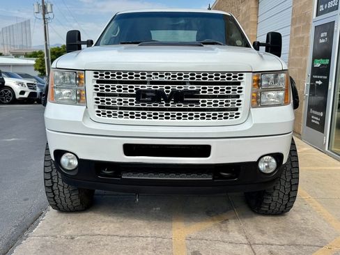 Used 2013 GMC Sierra 2500 Denali AWD/4WD image 8