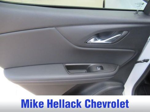 Used 2025 Chevrolet Blazer LT w/ Convenience Package FWD image 19