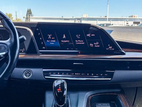 Certified 2021 Cadillac Escalade ESV Premium Luxury w/ Driver Assist Tech Package AWD/4WD image 17