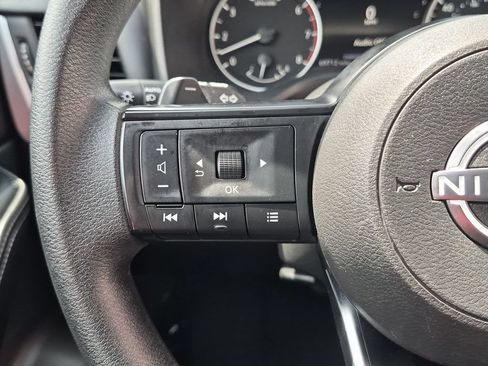 Certified 2024 Nissan Rogue SV FWD image 18