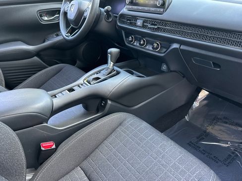 Used 2025 Honda HR-V LX image 31