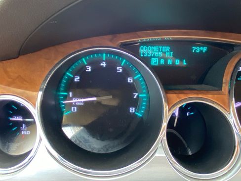 Used 2010 Buick Enclave CXL image 20