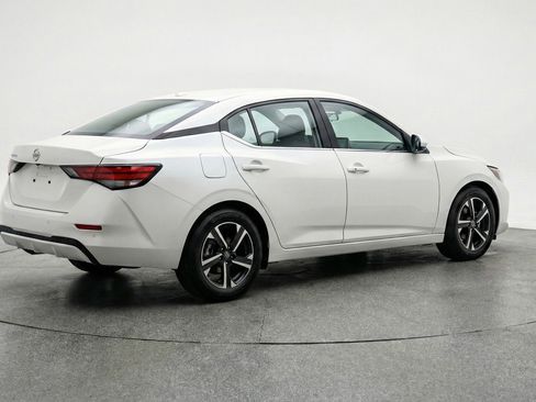 Used 2025 Nissan Sentra SV image 9