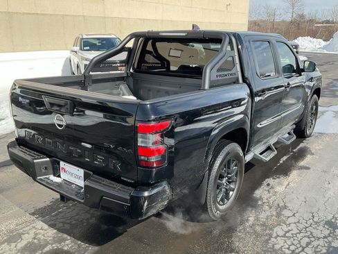 Used 2023 Nissan Frontier SV w/ Midnight Edition Package AWD/4WD image 5