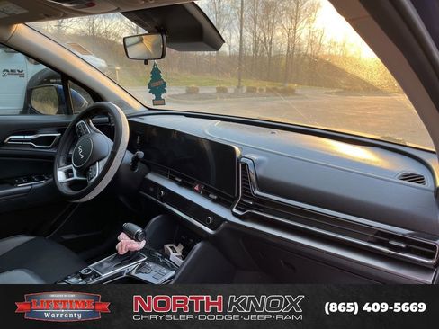 Used 2023 Kia Sportage EX image 10