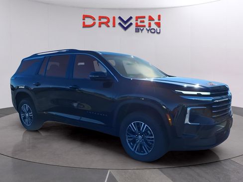 New 2026 Chevrolet Traverse LT w/ Driver Confidence Package image 7