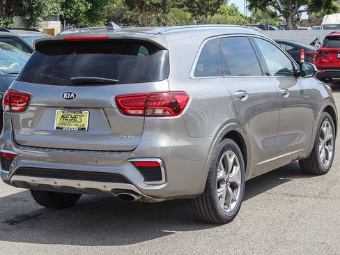 Used 2019 Kia Sorento SX w/ SX Touring Package image 4