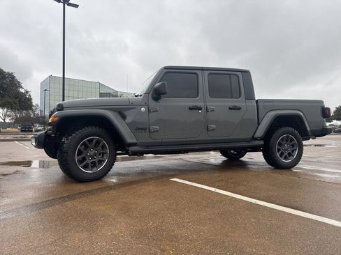 Used 2021 Jeep Gladiator Sport image 8