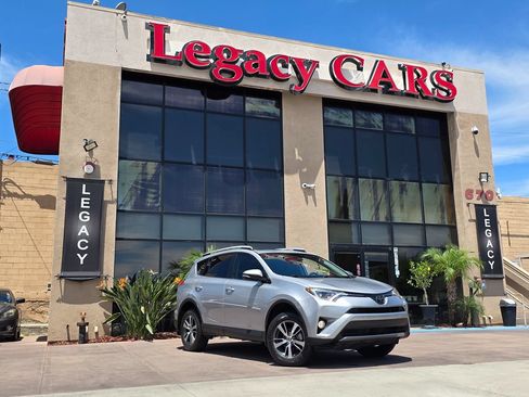 Used 2016 Toyota RAV4 XLE w/ Convenience Package FWD image 2