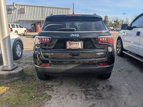 Used 2018 Jeep Compass Latitude w/ Popular Equipment Group image 3