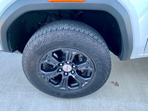 Used 2024 GMC Canyon Elevation w/ Convenience Package AWD/4WD image 9
