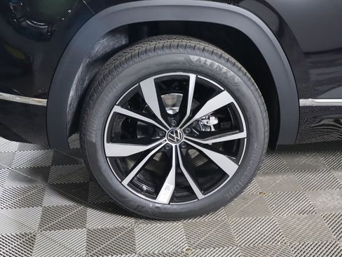 Used 2025 Volkswagen Atlas Cross Sport SEL Premium R-Line image 51