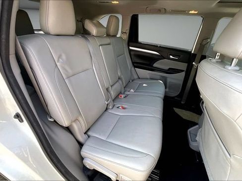 Used 2018 Toyota Highlander XLE FWD image 27