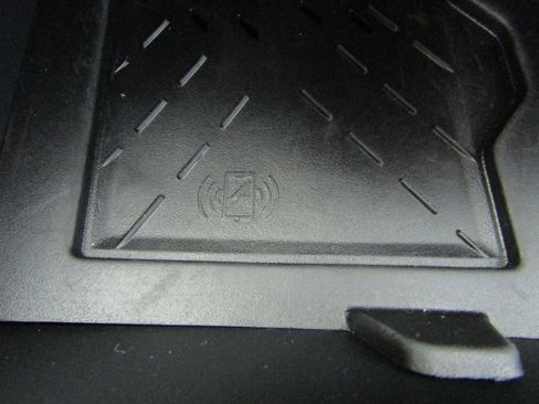 Used 2025 Chrysler Pacifica Limited image 31