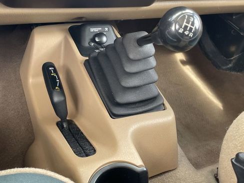 Used 2002 Jeep Wrangler Sahara image 20