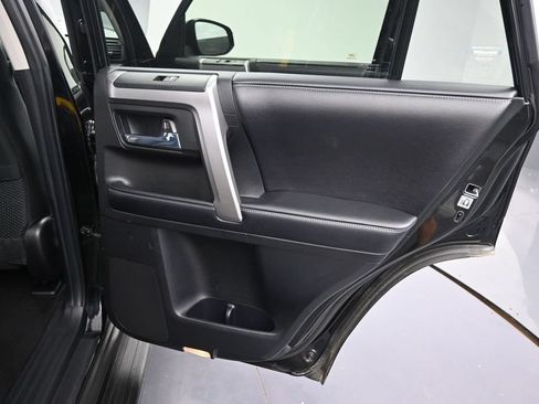 Used 2016 Toyota 4Runner SR5 AWD/4WD image 20