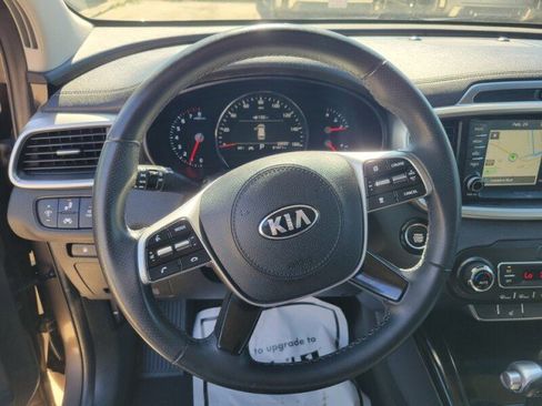 Used 2019 Kia Sorento SX image 13