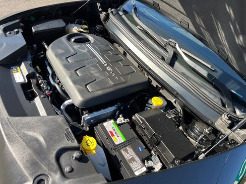 Used 2018 Jeep Cherokee Overland w/ Technology Group image 41