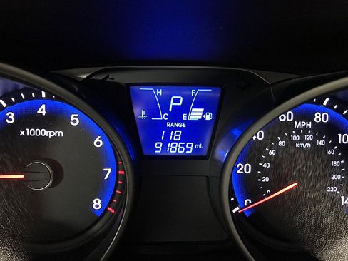 Used 2011 Hyundai Tucson GLS image 23