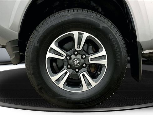 Used 2019 Toyota Tacoma TRD Sport w/ Technology Package AWD/4WD image 33