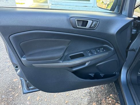Used 2020 Ford EcoSport SE w/ SE Convenience Package image 10