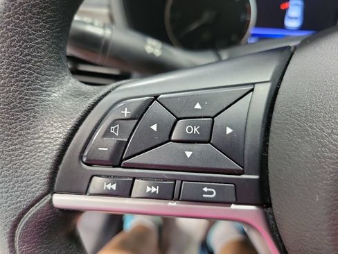 Used 2024 Nissan Altima 2.5 SV FWD image 32