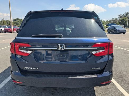 Used 2023 Honda Odyssey Touring image 2