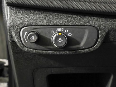 Used 2024 Chevrolet TrailBlazer LT FWD image 22