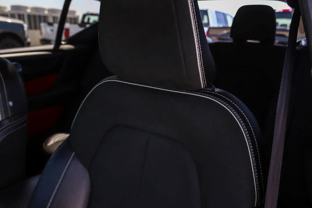 Used 2019 Volvo XC40 T5 R-Design AWD/4WD image 31