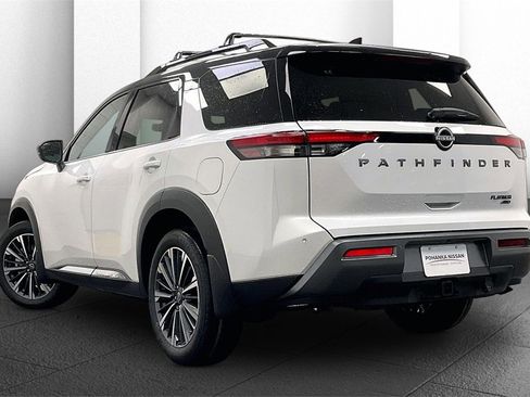 New 2026 Nissan Pathfinder Platinum image 3