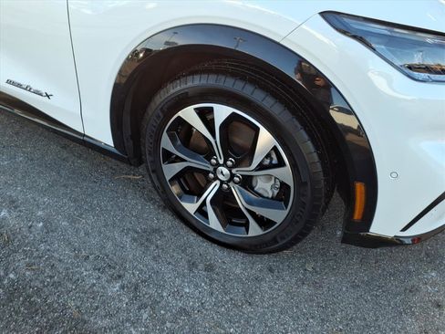 Certified 2021 Ford Mustang Mach-E Premium image 5