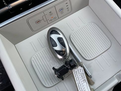 Used 2025 Hyundai Santa Fe SEL FWD image 24