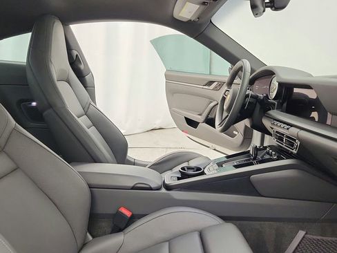 Used 2021 Porsche 911 Carrera image 33