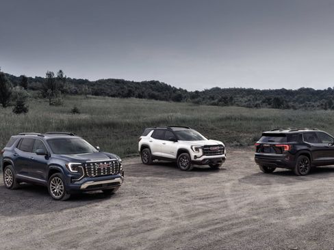 New 2027 GMC Terrain Elevation w/ Elevation Premium Package FWD image 3
