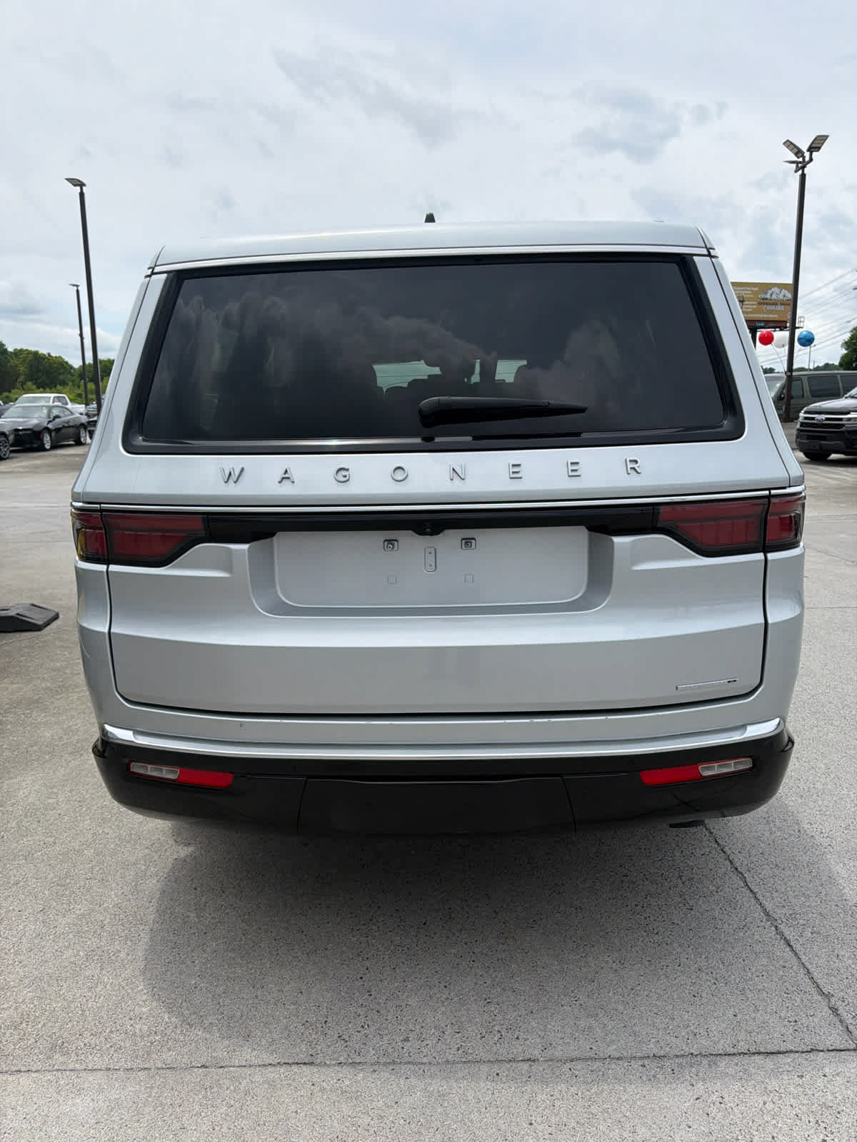 Used 2024 Jeep Wagoneer Series II AWD/4WD image 8