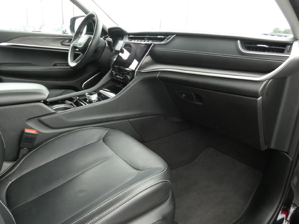 Used 2021 Jeep Grand Cherokee L Limited AWD/4WD image 14